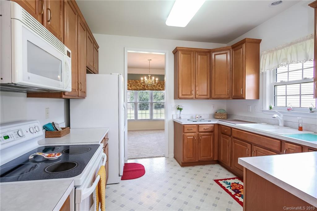 10815 Hellebore Road Charlotte, NC 28213 - Photo 12 of 31 Gallery Image 12