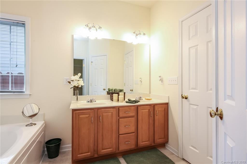 10815 Hellebore Road Charlotte, NC 28213 - Photo 18 of 31 Gallery Image 18
