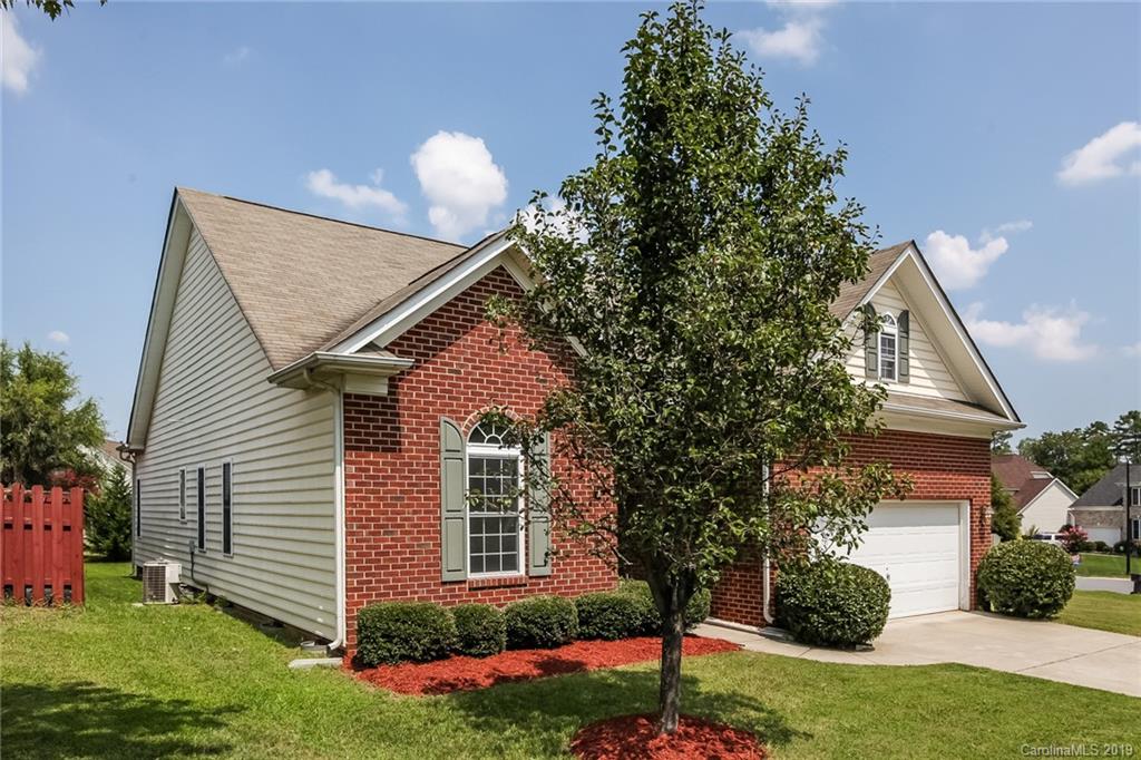 10815 Hellebore Road Charlotte, NC 28213 - Photo 3 of 31 Gallery Image 3