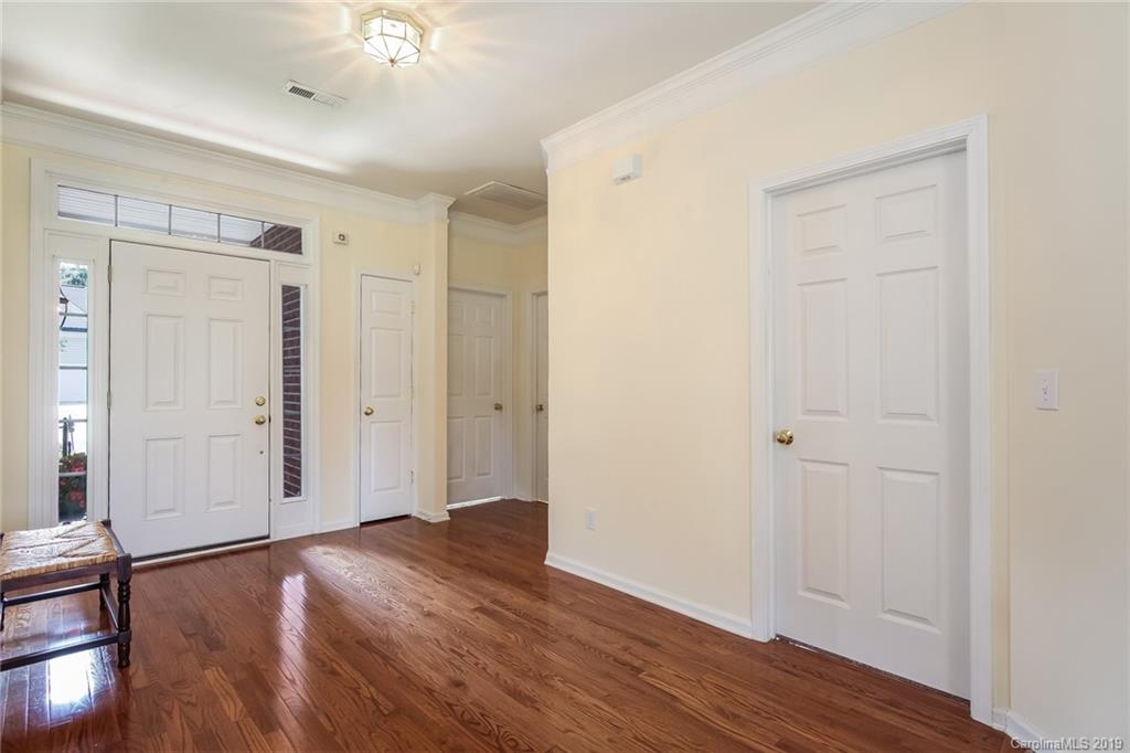 10815 Hellebore Road Charlotte, NC 28213 - Photo 5 of 31 Gallery Image 5