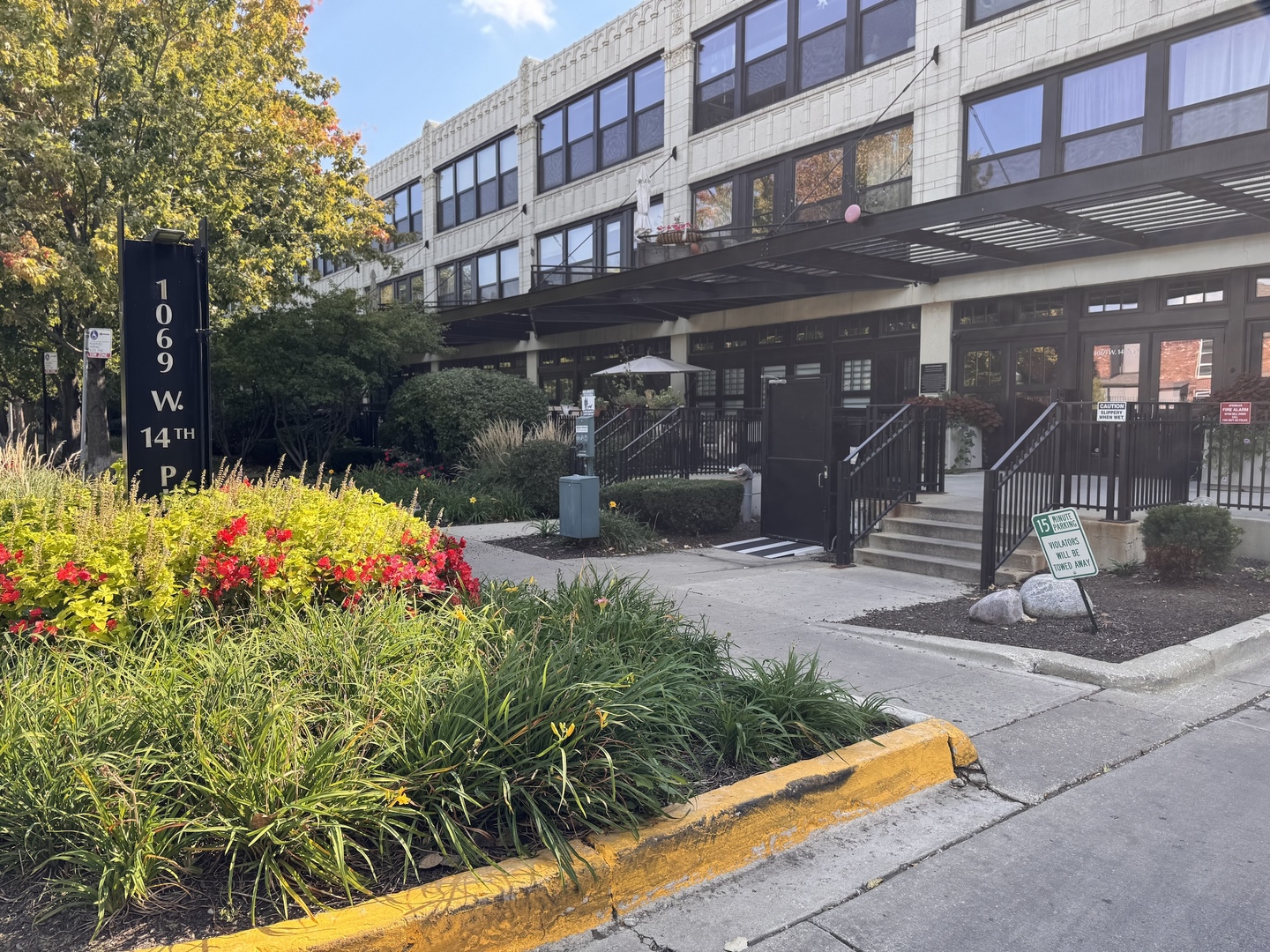 1069 West 14th Place, Unit 229 Chicago, IL 60608 - Photo 1 of 25