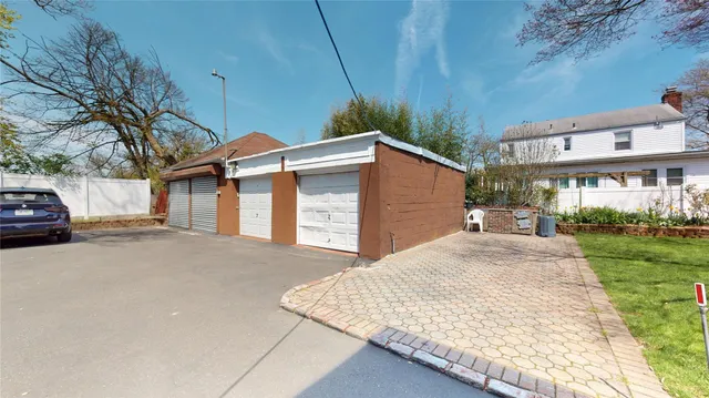 $1,900,000 | 31-06 Healy Avenue | Bayswater