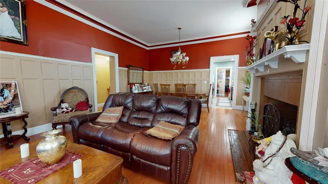 $1,900,000 | 31-06 Healy Avenue | Bayswater