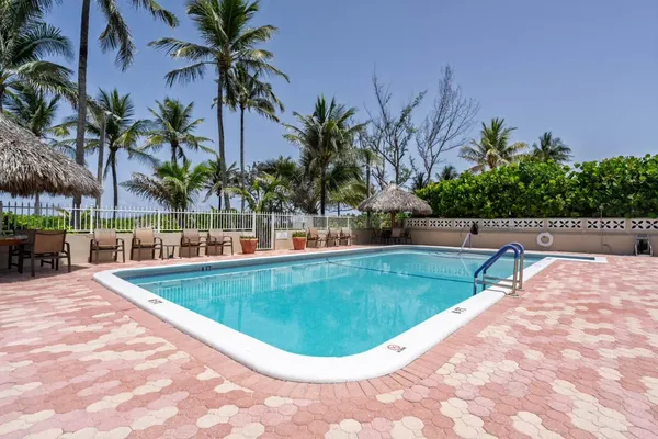 $4,000 | 401 Briny Avenue, Unit 315, Pompano Beach, FL 33062