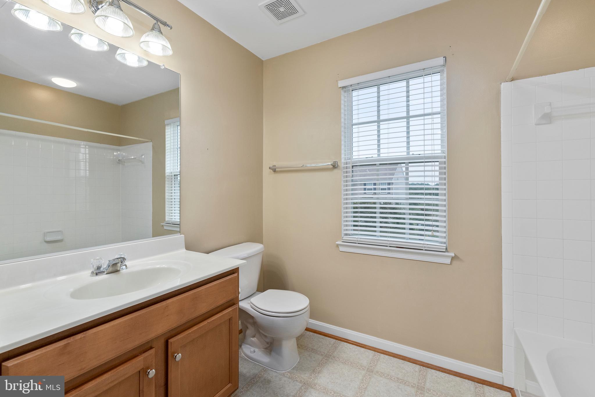 1496 Chesterfield Road Locust Grove, VA 22508 - Photo 24 of 37 Full Bathroom on the Upper Level