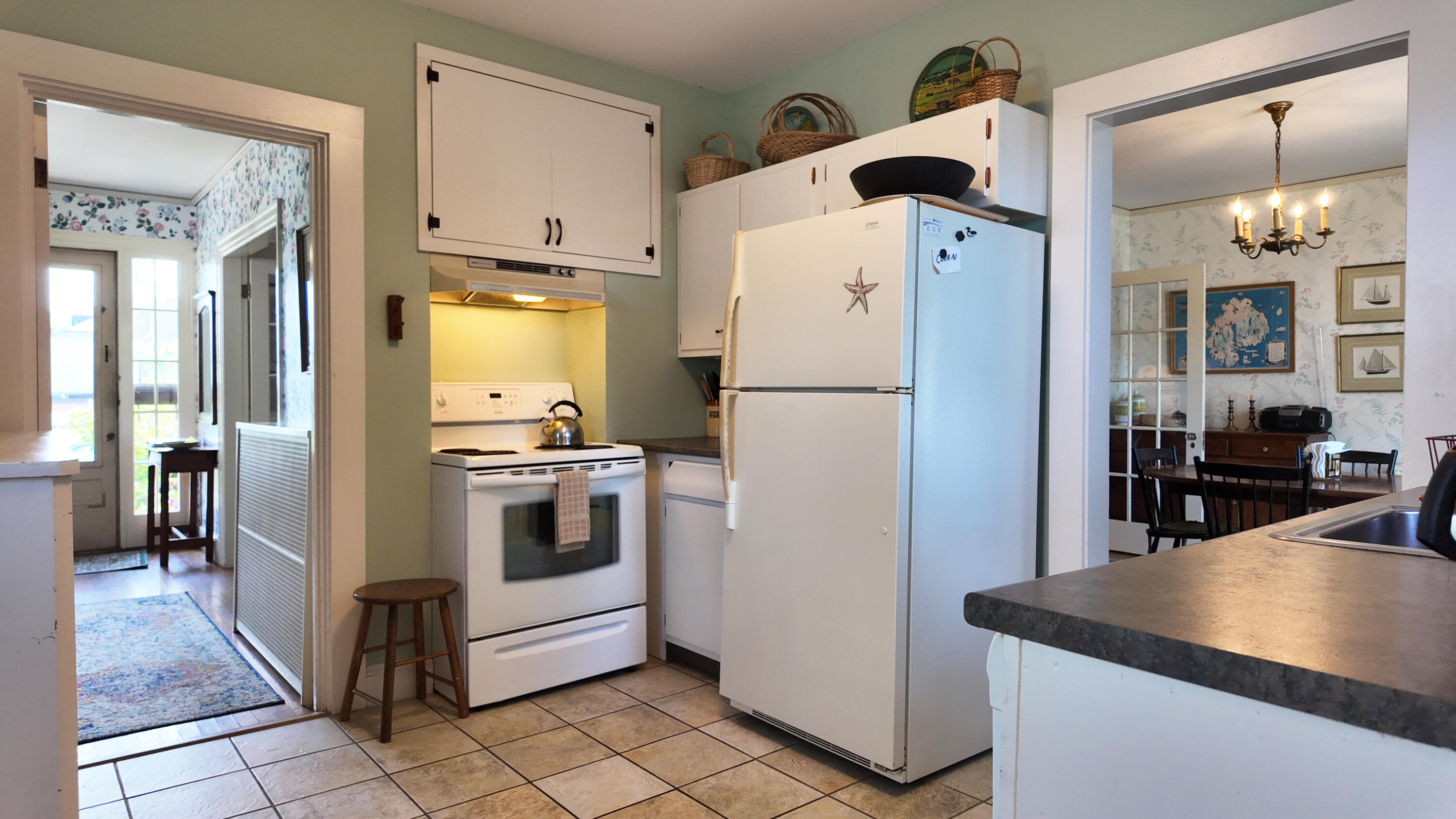 22 Hancock Street Bar Harbor, ME 04609 - Photo 9 of 20 7 kitchen