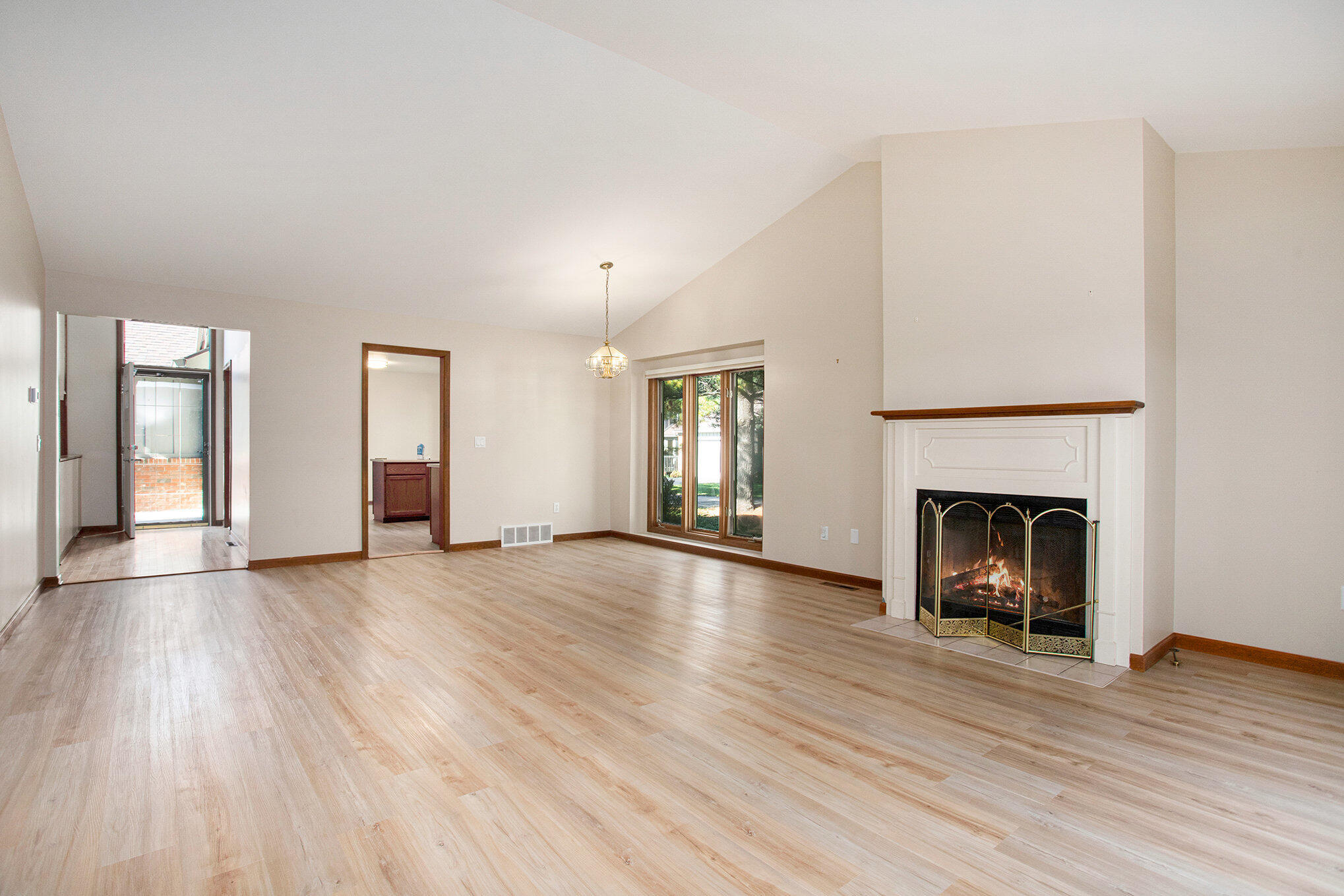 213 Raintree Circle Kalamazoo, MI 49006 - Photo 6 of 26 005__mg_7889_439