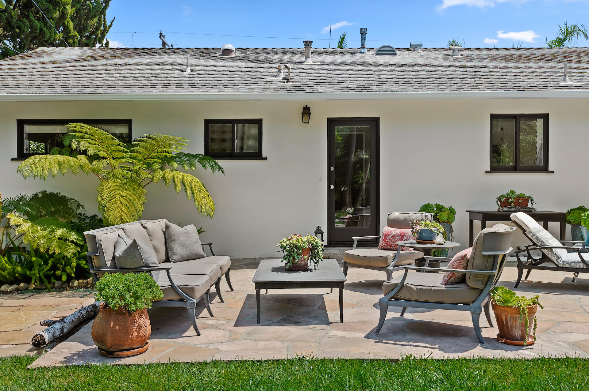 514 Tallant Road Santa Barbara, CA 93105 - Photo 13 of 33 16 - Back Patio
