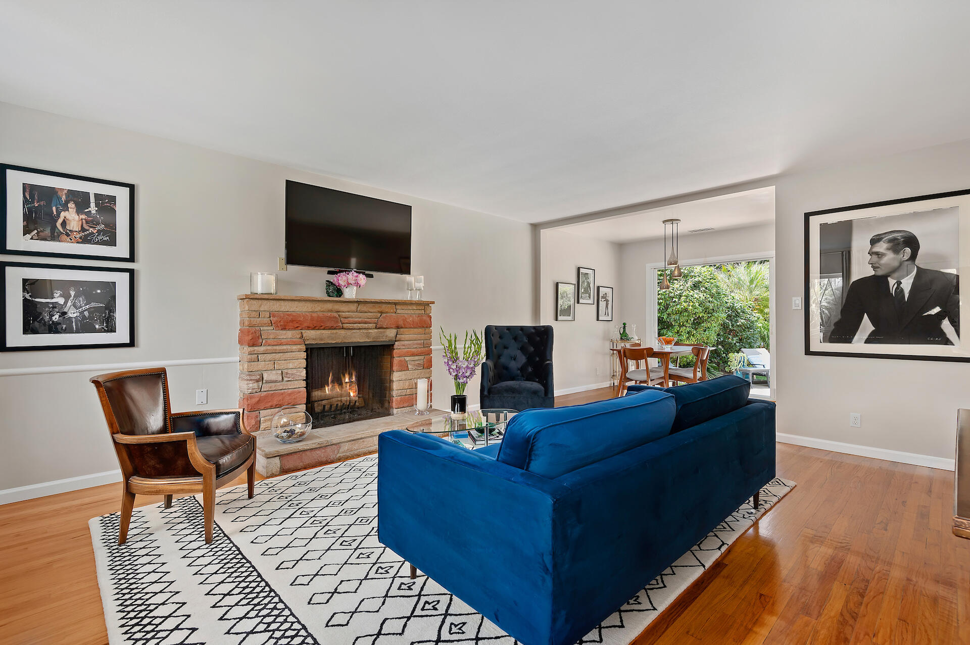 514 Tallant Road Santa Barbara, CA 93105 - Photo 14 of 33 17 - Living Room