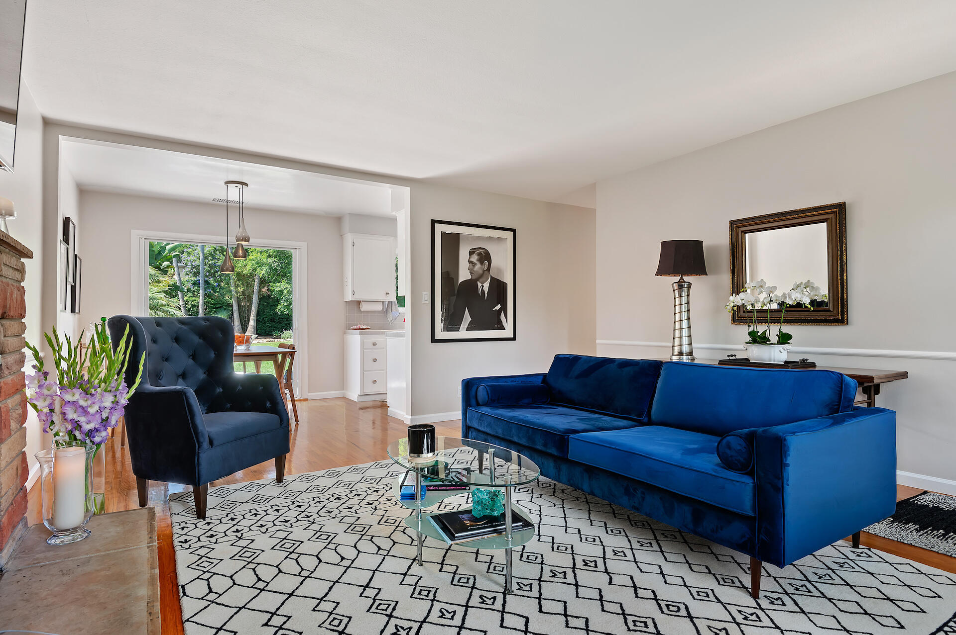 514 Tallant Road Santa Barbara, CA 93105 - Photo 17 of 33 20 - Living Room