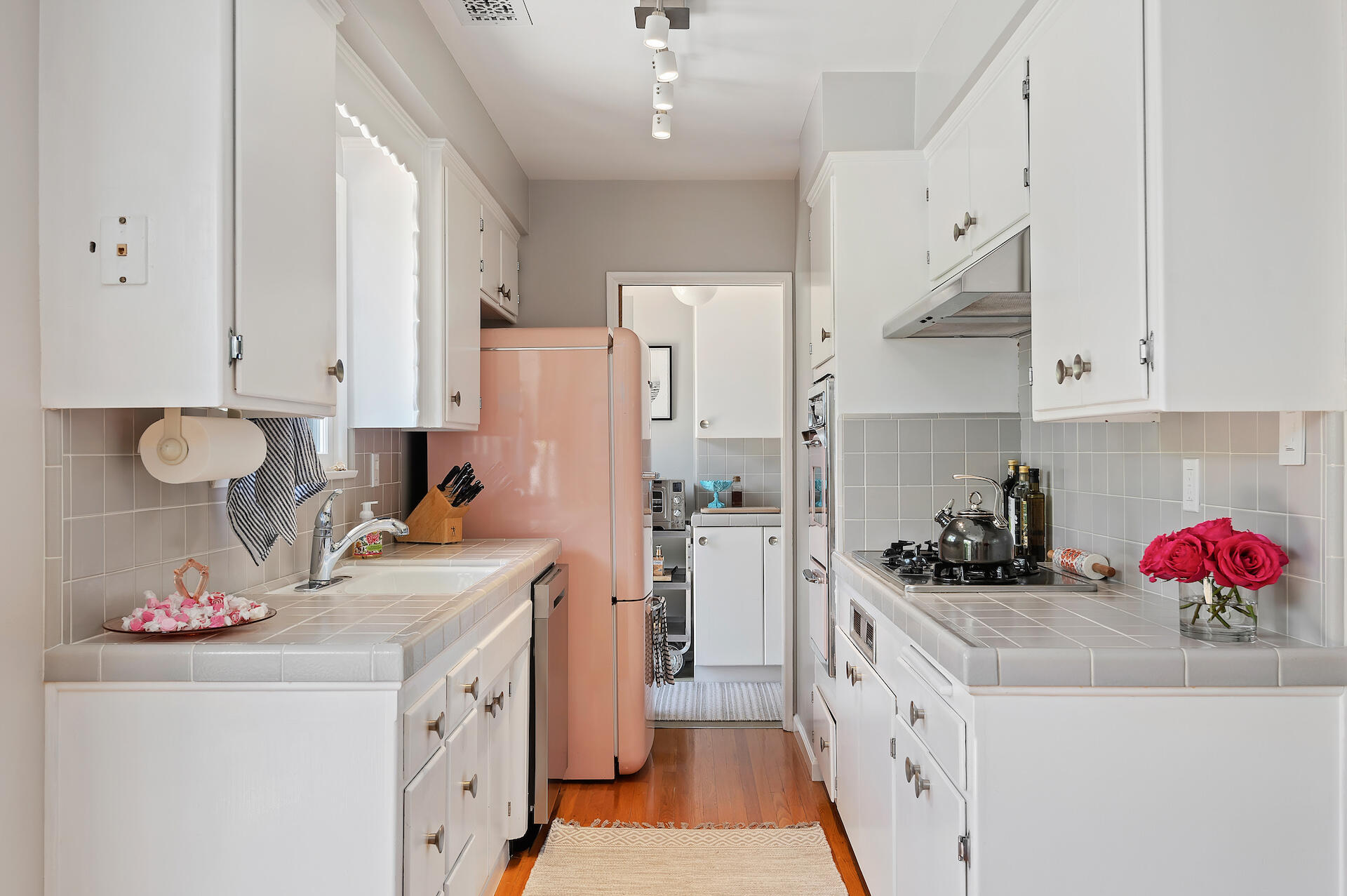 514 Tallant Road Santa Barbara, CA 93105 - Photo 20 of 33 23 - Kitchen