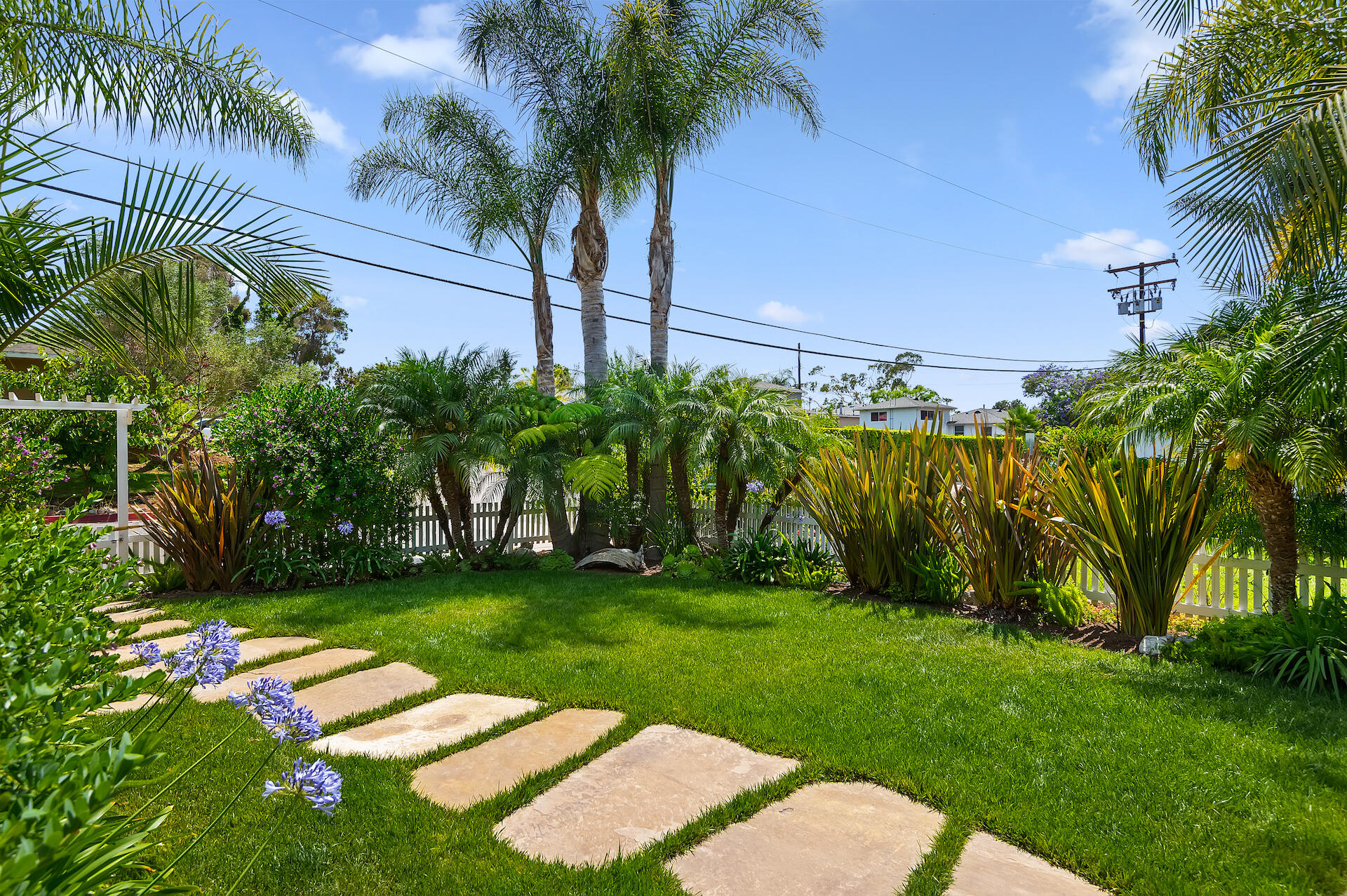 514 Tallant Road Santa Barbara, CA 93105 - Photo 6 of 33 07 - Front Yard
