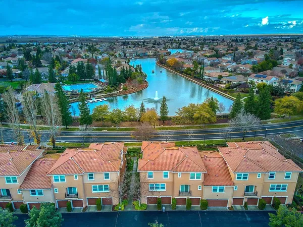 $304,900 | 4800 Southeast Westlake Parkway, Unit 1009, Sacramento, CA 95835