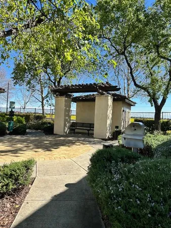 $304,900 | 4800 Southeast Westlake Parkway, Unit 1009, Sacramento, CA 95835