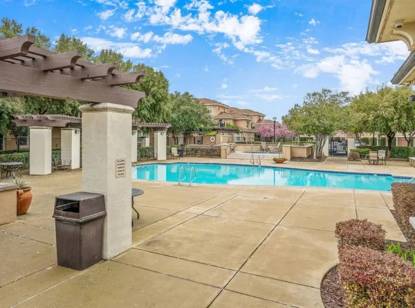 $304,900 | 4800 Southeast Westlake Parkway, Unit 1009, Sacramento, CA 95835