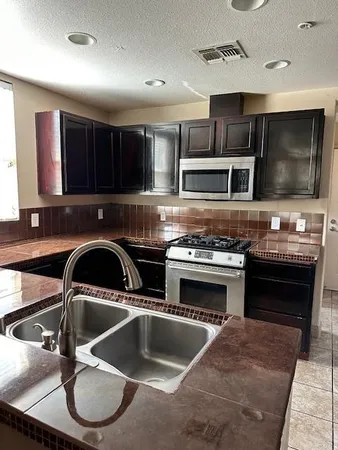 $304,900 | 4800 Southeast Westlake Parkway, Unit 1009, Sacramento, CA 95835