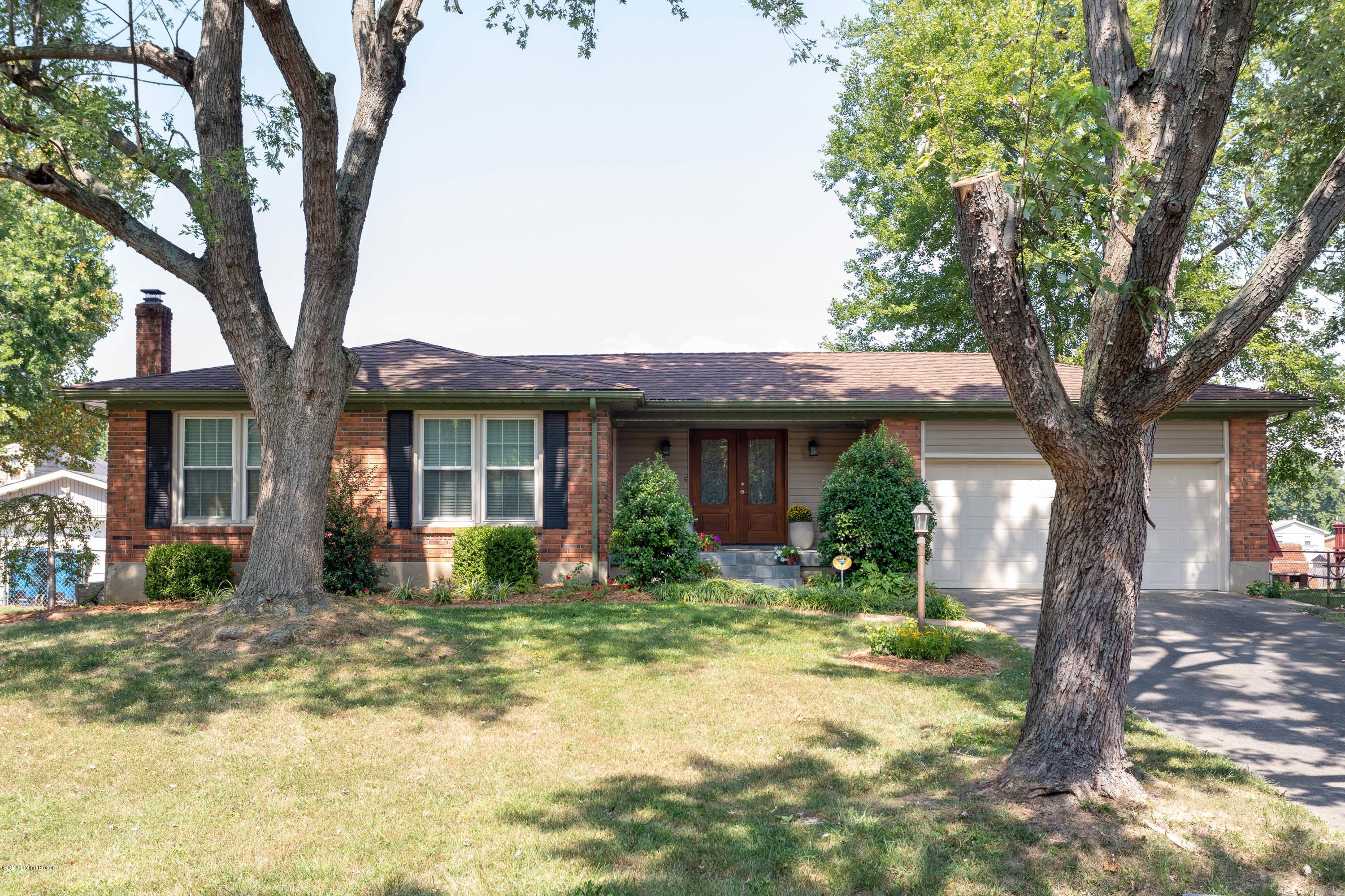3507 Locklee Road Louisville, KY 40214 - Photo 1 of 34 Wonderful Brick Ranch!
