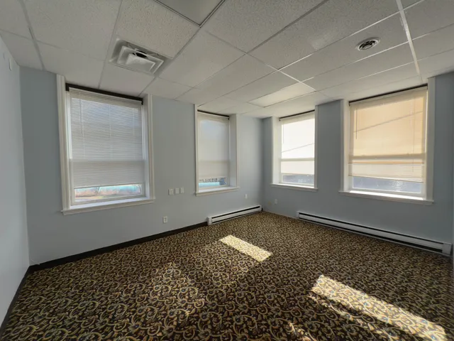 $695 | 38 Glen Avenue, Berlin, NH 03570