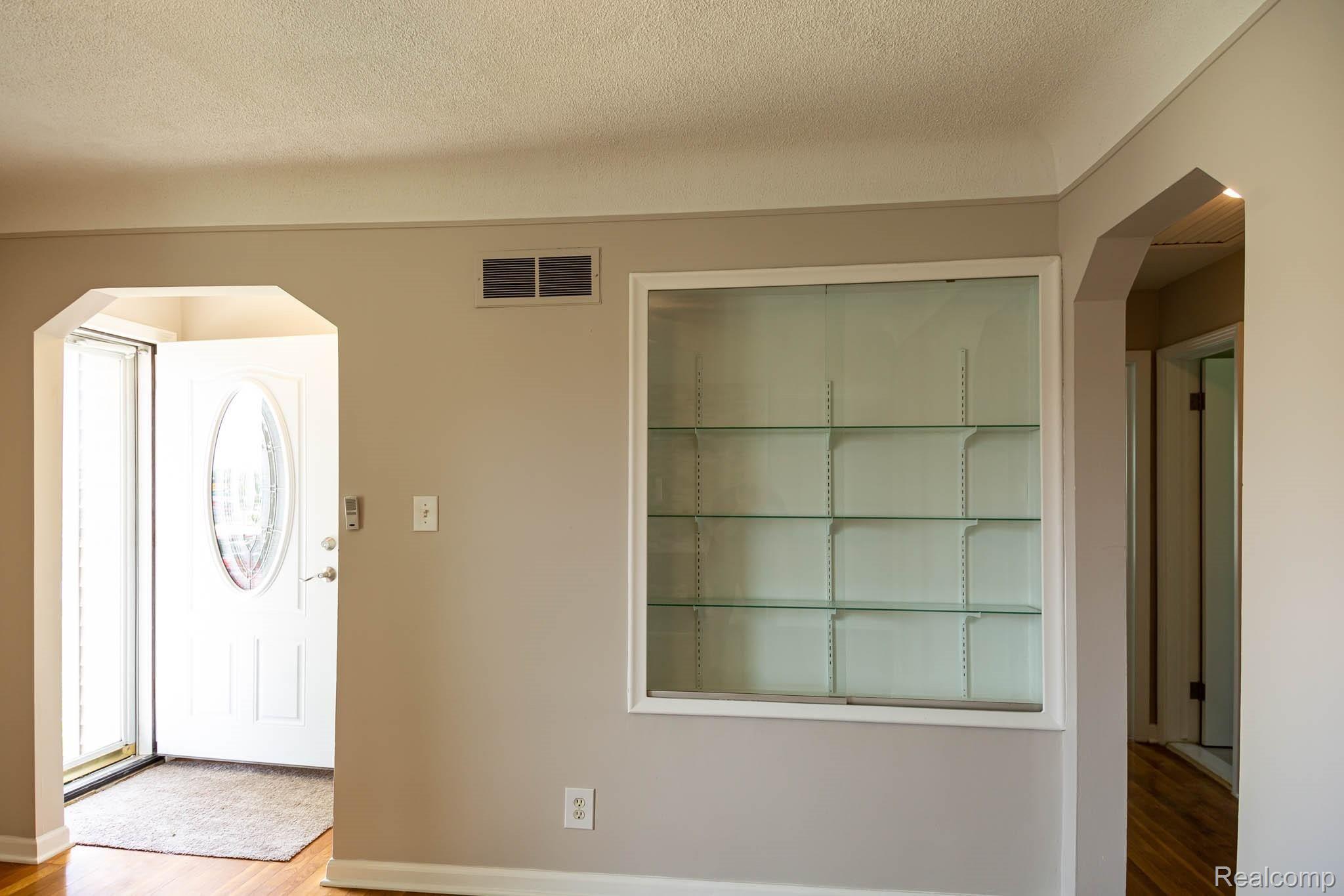 2897 Yorkshire Road Birmingham, MI 48009 - Photo 5 of 20 MS0A9740.jpg