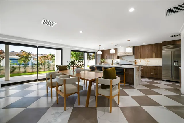 $3,995,000 | 5 Curl Drive, Corona del Mar, CA 92625