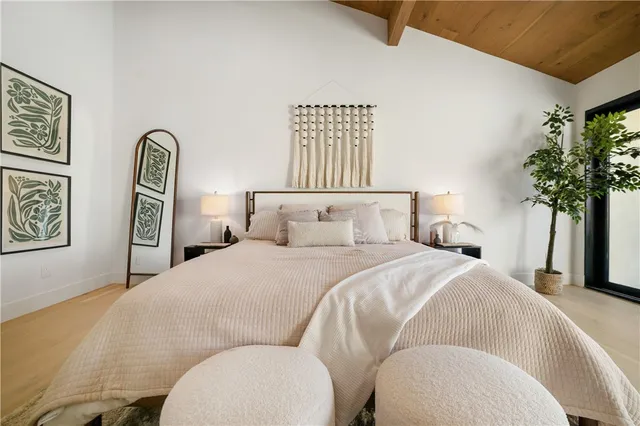 $3,995,000 | 5 Curl Drive, Corona del Mar, CA 92625