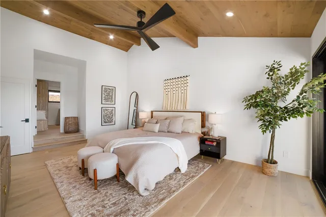 $3,995,000 | 5 Curl Drive, Corona del Mar, CA 92625