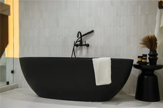 $3,995,000 | 5 Curl Drive, Corona del Mar, CA 92625