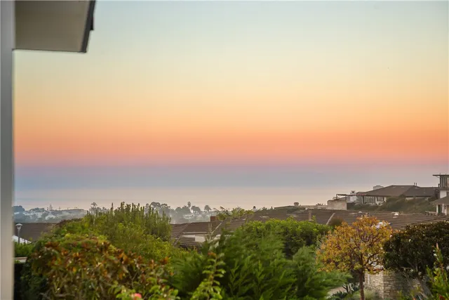 $3,995,000 | 5 Curl Drive, Corona del Mar, CA 92625