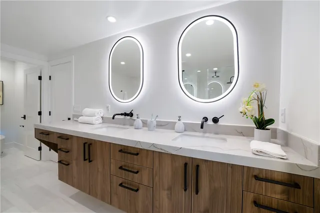 $3,995,000 | 5 Curl Drive, Corona del Mar, CA 92625