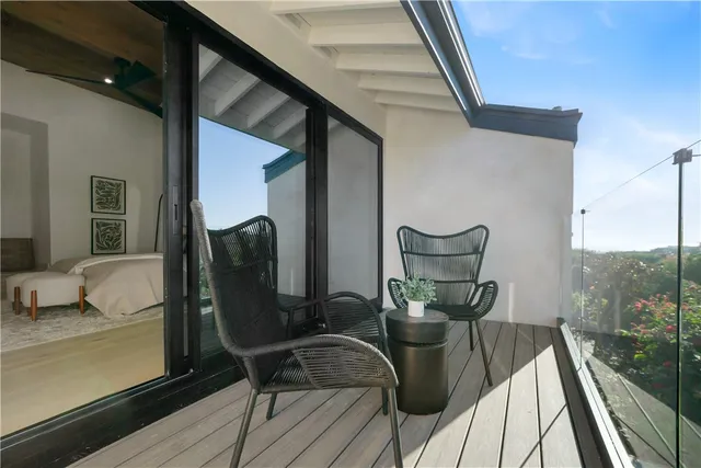 $3,995,000 | 5 Curl Drive, Corona del Mar, CA 92625