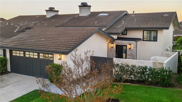 $3,995,000 | 5 Curl Drive, Corona del Mar, CA 92625