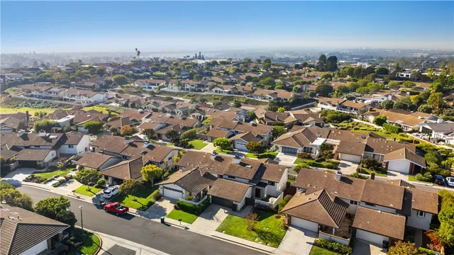 $3,995,000 | 5 Curl Drive, Corona del Mar, CA 92625