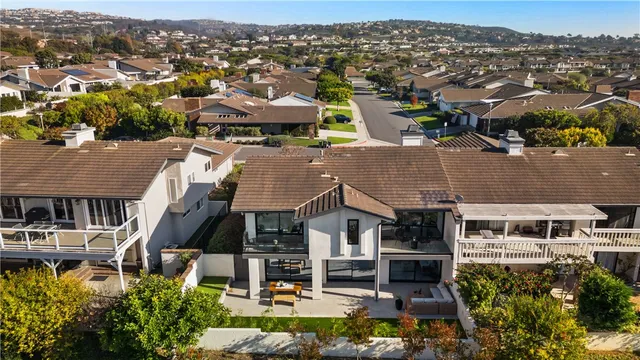 $3,995,000 | 5 Curl Drive, Corona del Mar, CA 92625