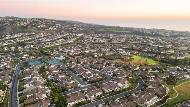 $3,995,000 | 5 Curl Drive, Corona del Mar, CA 92625