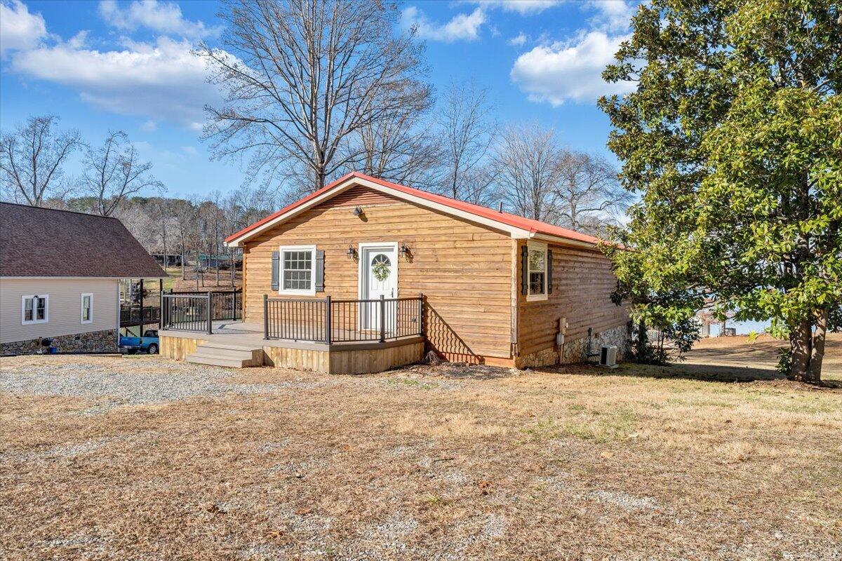 1111 Jefferson Dock Road Penhook, VA 24137 - Photo 6 of 50 084-MIB01925
