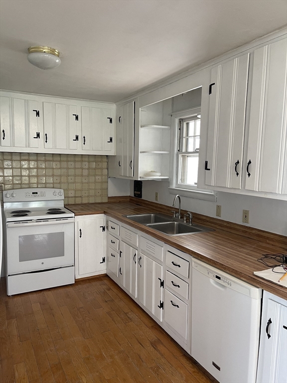 21 Fred Jackson Road Southwick, MA 01077 - Photo 3 of 35