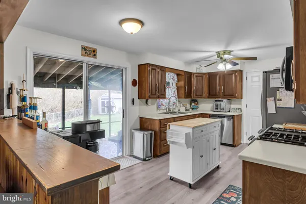 $449,900 | 932 Shiremont Drive, Mechanicsburg, PA 17050