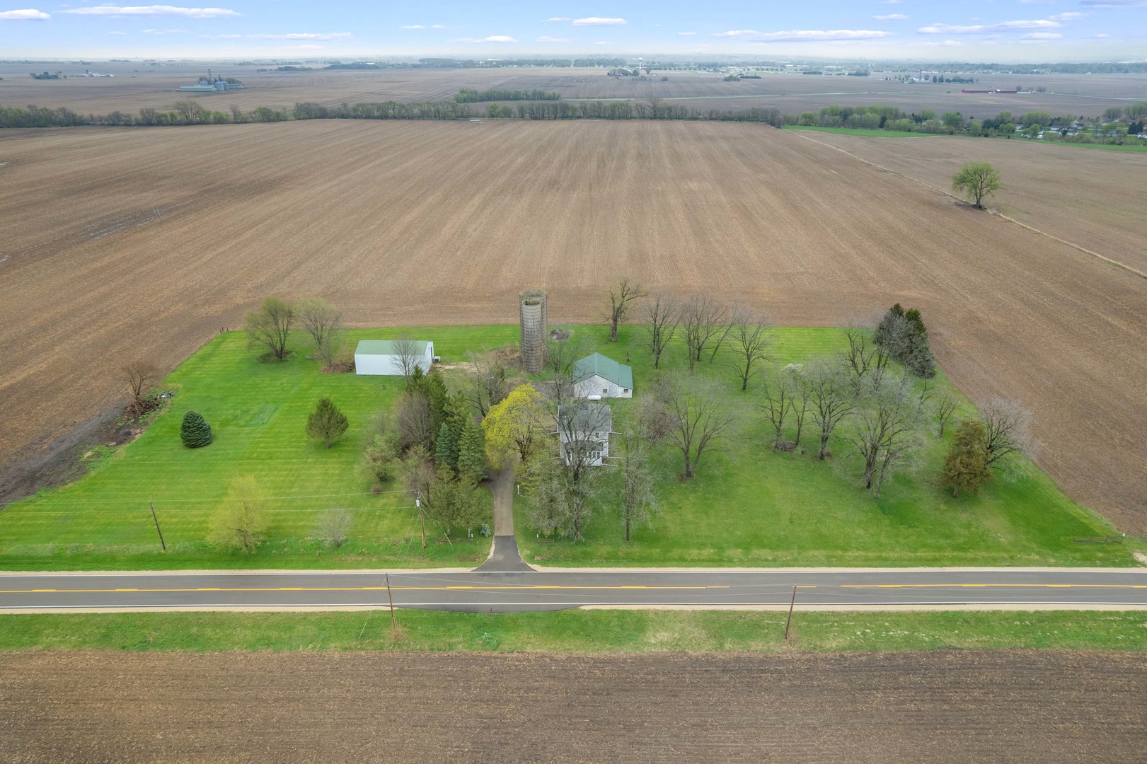4799 South Center Road Rochelle, IL 61068 - Photo 4 of 48