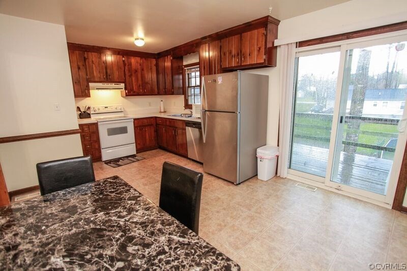 5019 Twelveoaks Road Midlothian, VA 23112 - Photo 4 of 18 Gallery Image 4