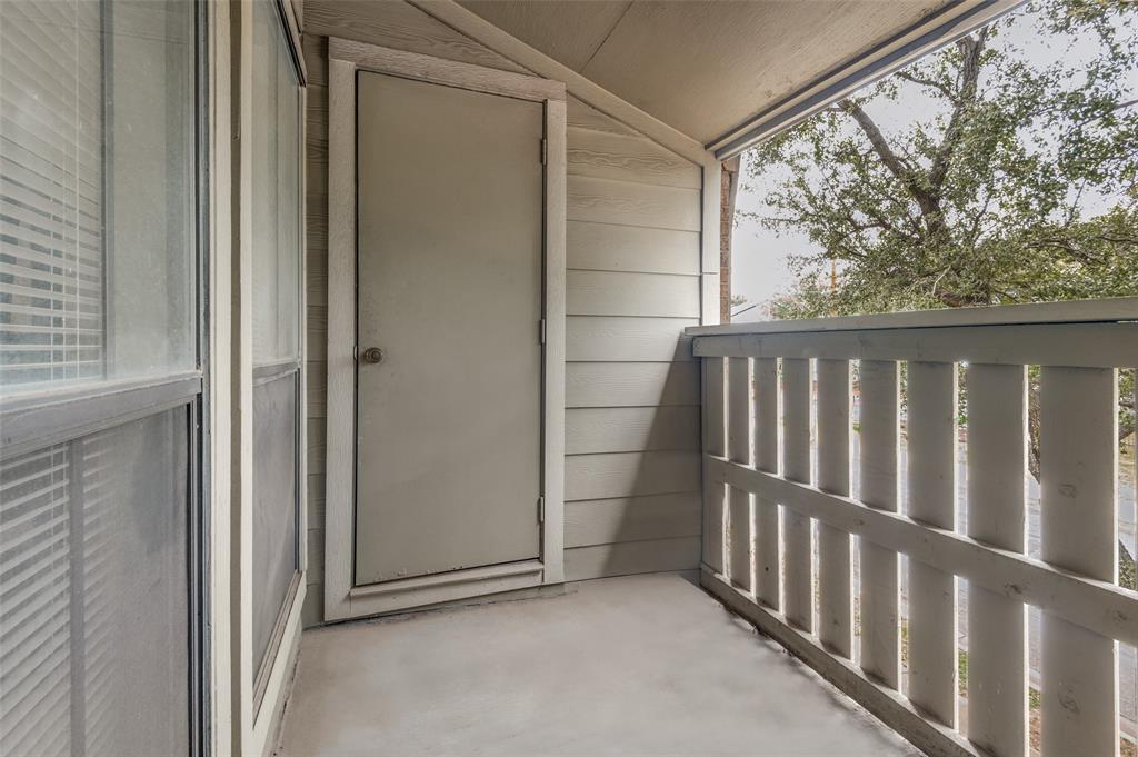 2110 Randy Snow Road, Unit 313 Arlington, TX 76011 - Photo 23 of 25 a view of a porch