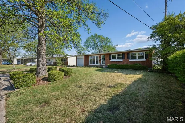 $200,000 | 715 Gonzaga Lane, Florissant, MO 63031