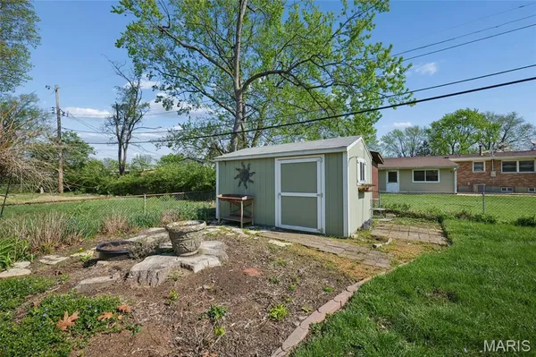 $200,000 | 715 Gonzaga Lane, Florissant, MO 63031