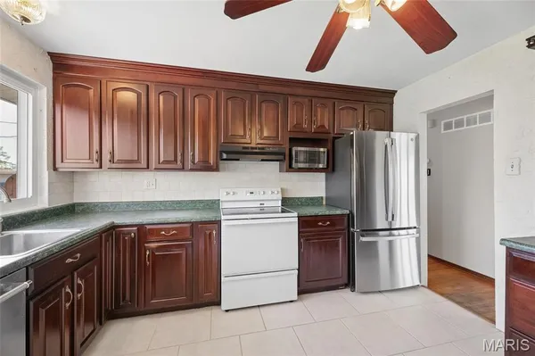 $200,000 | 715 Gonzaga Lane, Florissant, MO 63031