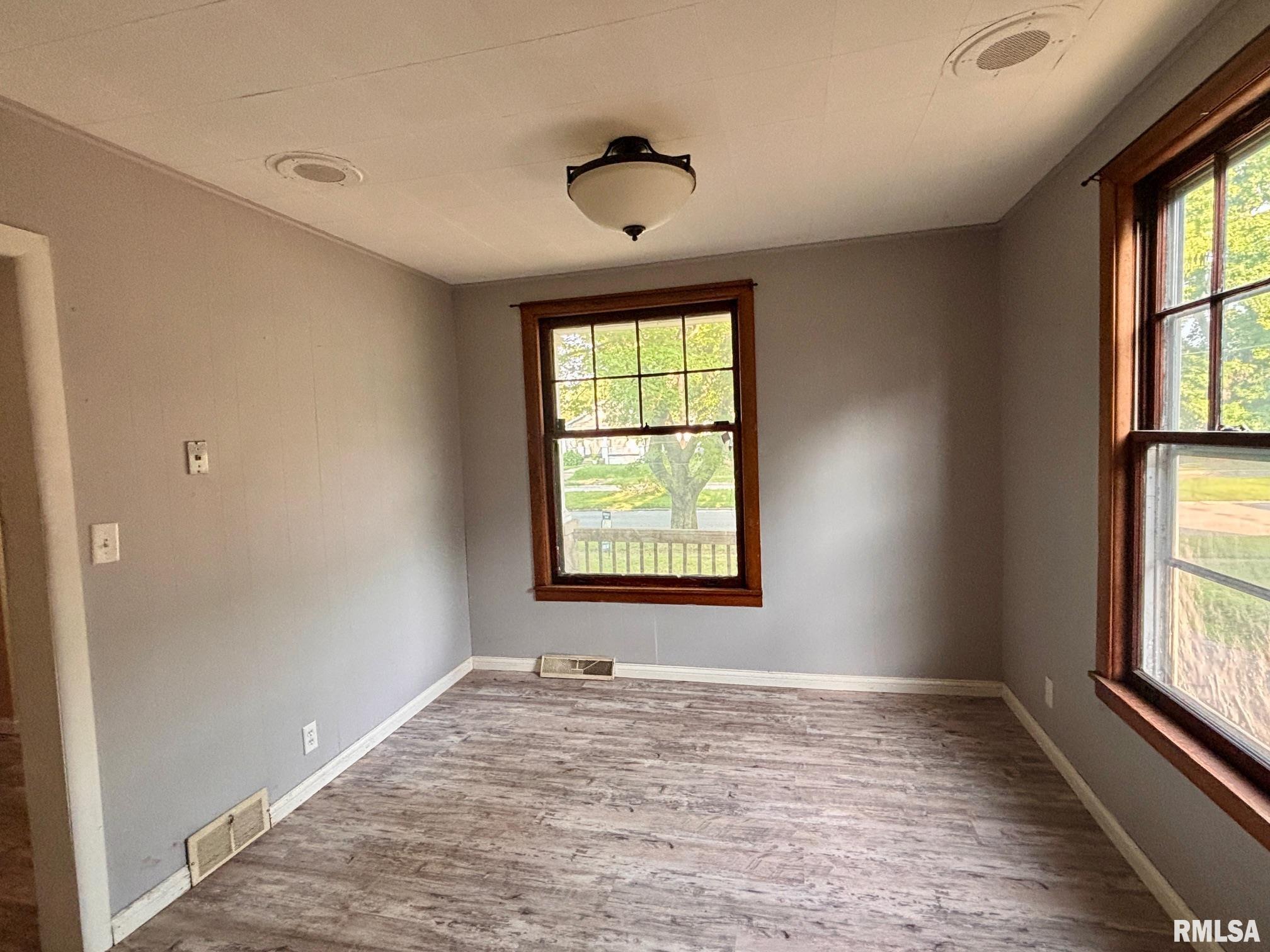 2146 Yale Boulevard Springfield, IL 62703 - Photo 4 of 14