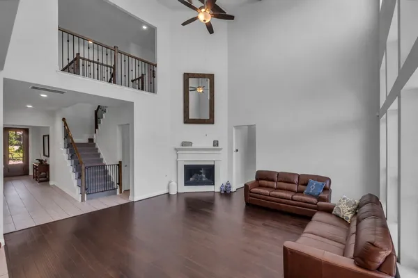 $560,000 | 423 Round Top Street, Webster, TX 77598