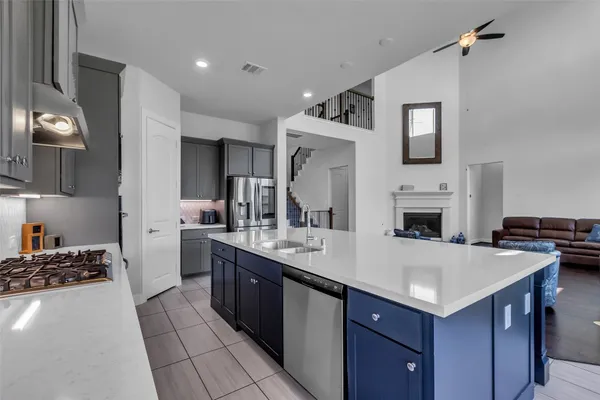 $560,000 | 423 Round Top Street, Webster, TX 77598