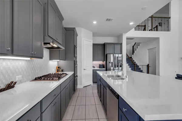 $560,000 | 423 Round Top Street, Webster, TX 77598