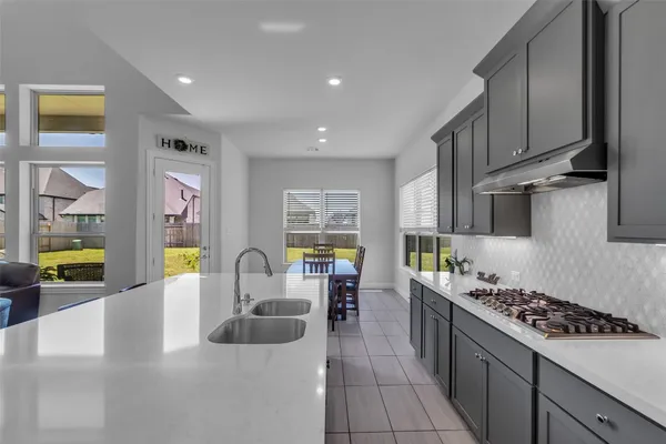 $560,000 | 423 Round Top Street, Webster, TX 77598