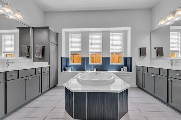 $560,000 | 423 Round Top Street, Webster, TX 77598