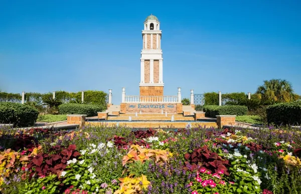 $560,000 | 423 Round Top Street, Webster, TX 77598